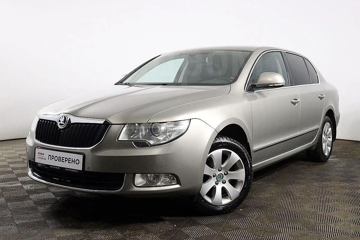 Skoda Superb Image 1